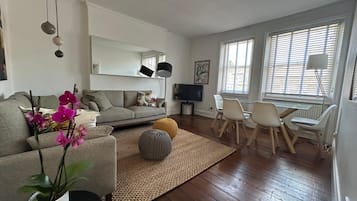 Smart TV, DVD player