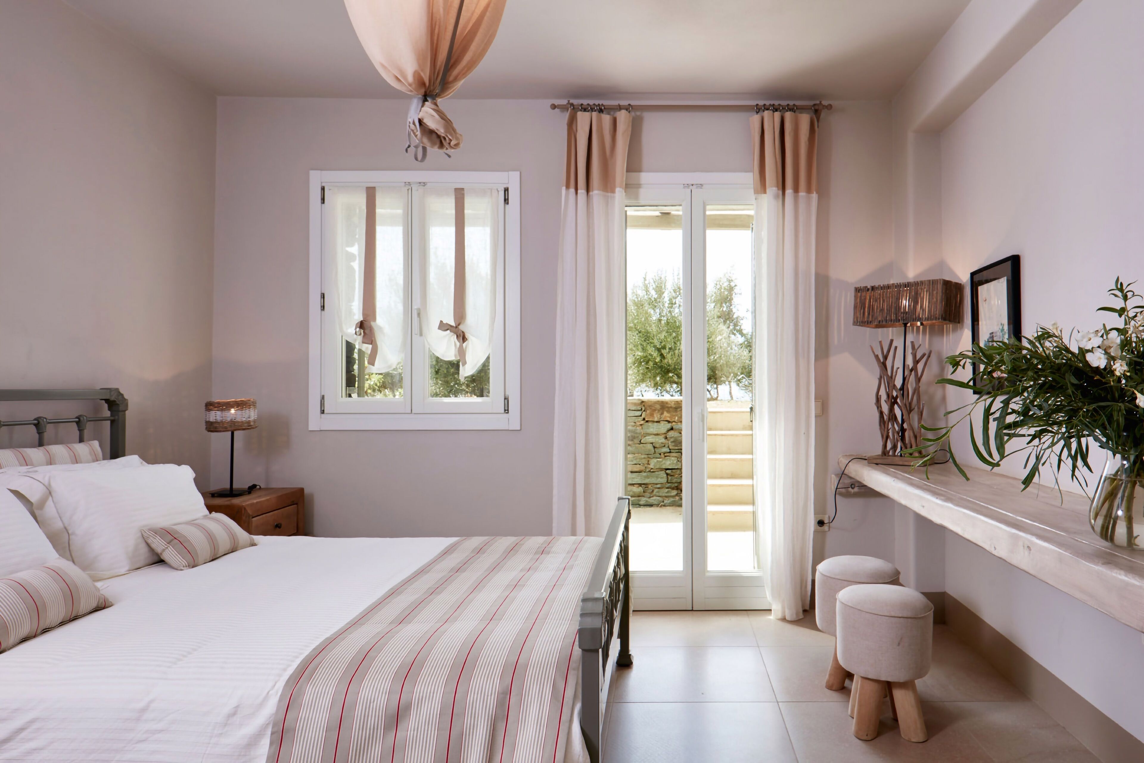 4 bedrooms, iron/ironing board, travel cot, free WiFi