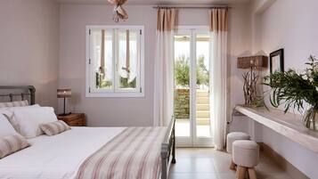 4 bedrooms, iron/ironing board, travel cot, free WiFi