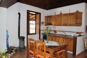 Dining - Los Marantes Holiday Homes in Puntagorda, La Palma (Puntagorda)