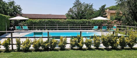 Piscina all'aperto