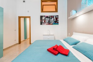 3 camere, una scrivania, ferro/asse da stiro, accesso a Internet