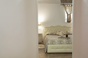 1 bedroom, in-room safe, desk, iron/ironing board