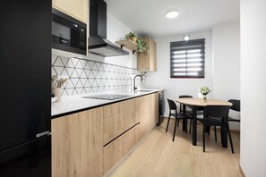 Fridge, microwave, stovetop, coffee/tea maker - Boquerón Apartment - In The Station (Málaga)