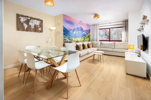 TV - Boquerón Apartment - In The Station (Málaga)