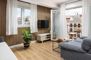 TV - Libra Apartment - Historical Center (Málaga)