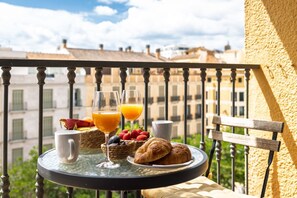 Outdoor dining - Libra Apartment - Historical Center (Málaga)