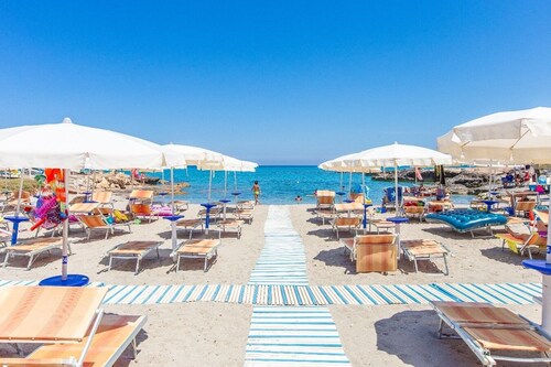 Modernes Haus - Urlaub in Apulien am Meer - für Paare und Gruppen - 300m Strand