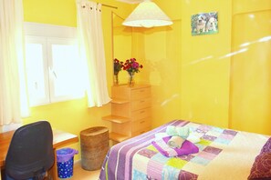 2 bedrooms, desk, iron/ironing board, travel cot - Malaga: Apartment/ flat - MálagaLuxury ApartmentLuxury Apartment (Málaga)
