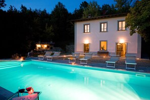 Outdoor pool - Ancient country villa with pool in the hills of Tuscany, surrounded by woods (Poppi)