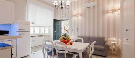 تناول الطعام