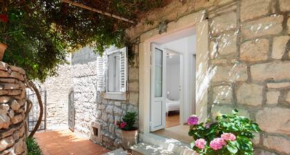 Nona Guesthouse - Charme Holidays