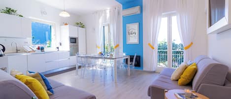 Smart TV, fireplace, video games, DVD player