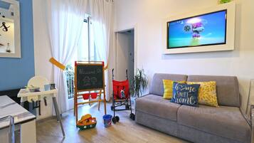 TV connectée, cheminée, jeux vidéo, lecteur de DVD