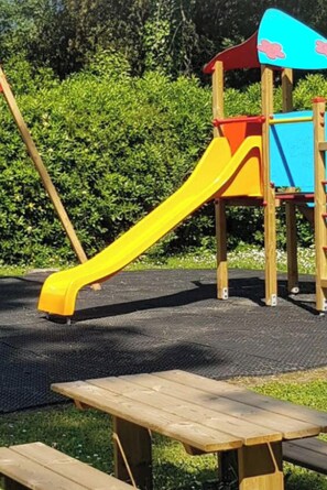 Children's area - VerdeCielo in Marina di Massa, Eliana's cottage  (Marina di Massa)