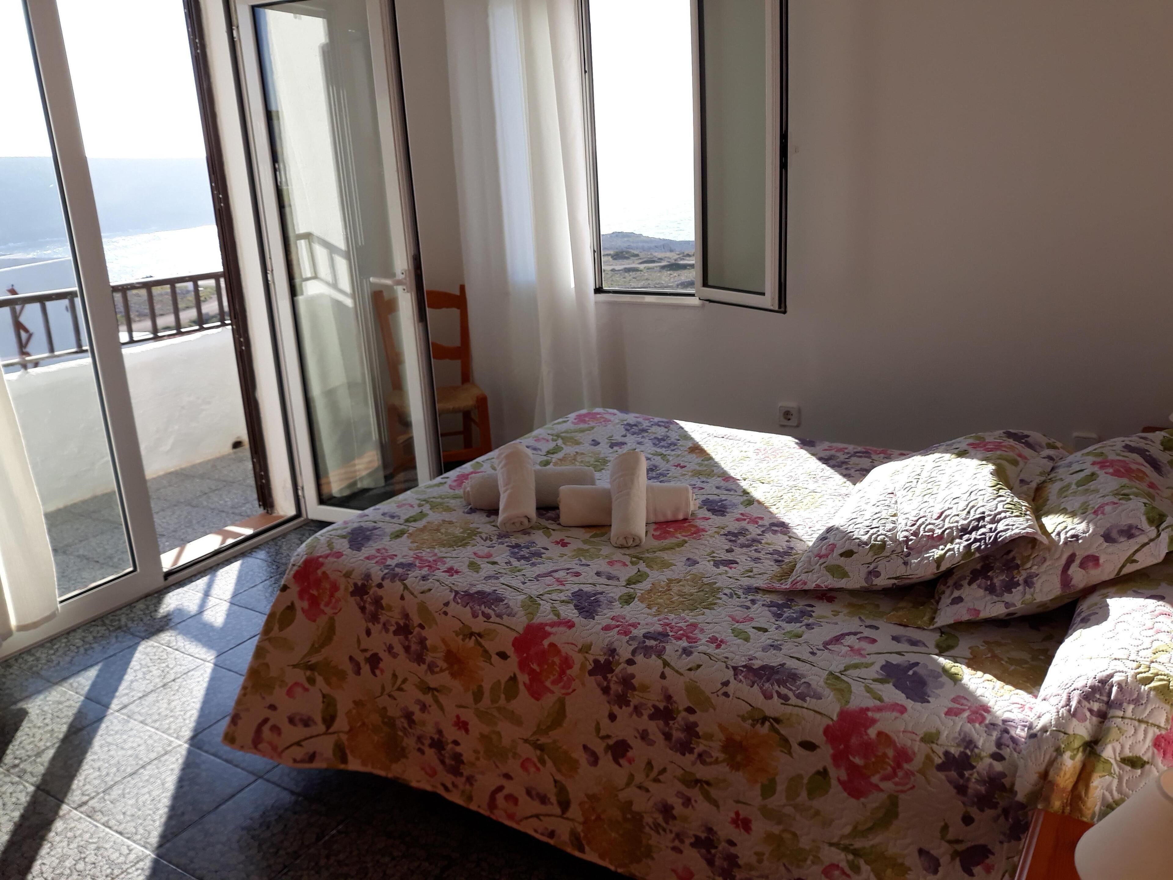 6 soverom, strykejern/-brett, wi-fi (inkludert) og sengetøy