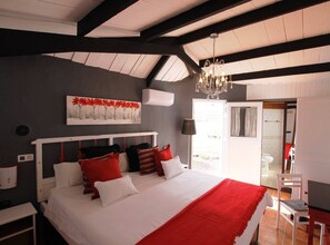 6 bedrooms, iron/ironing board, WiFi, bed sheets