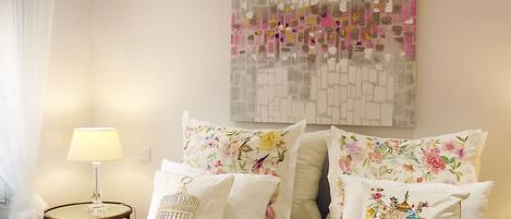 Silitysrauta/-lauta, ilmainen Wi-Fi, vuodevaatteet