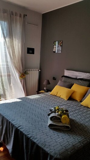 1 bedroom, in-room safe, iron/ironing board, WiFi - SUNFLOWER HOUSE RIPAMONTI IEO (CIR: 015146-CNI-00874) (Milano)