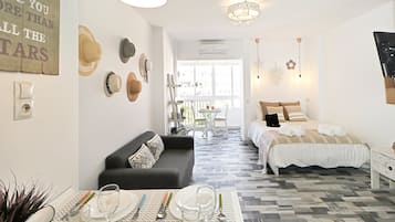 1 slaapkamer, een strijkplank/strijkijzer, gratis wifi, beddengoed