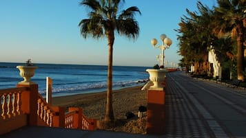 Una playa cerca