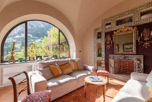 Smart TV - Villa Amalfi - Nine Bedroom Villa, Sleeps 18 (Amalfi)
