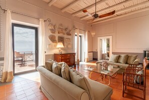 Smart TV - Villa Amalfi - Nine Bedroom Villa, Sleeps 18 (Amalfi)