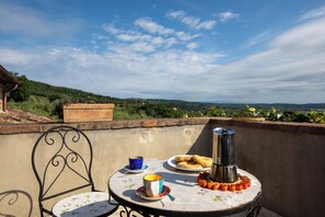 Outdoor dining - Il Poggio dell'Eremita (Sinalunga)