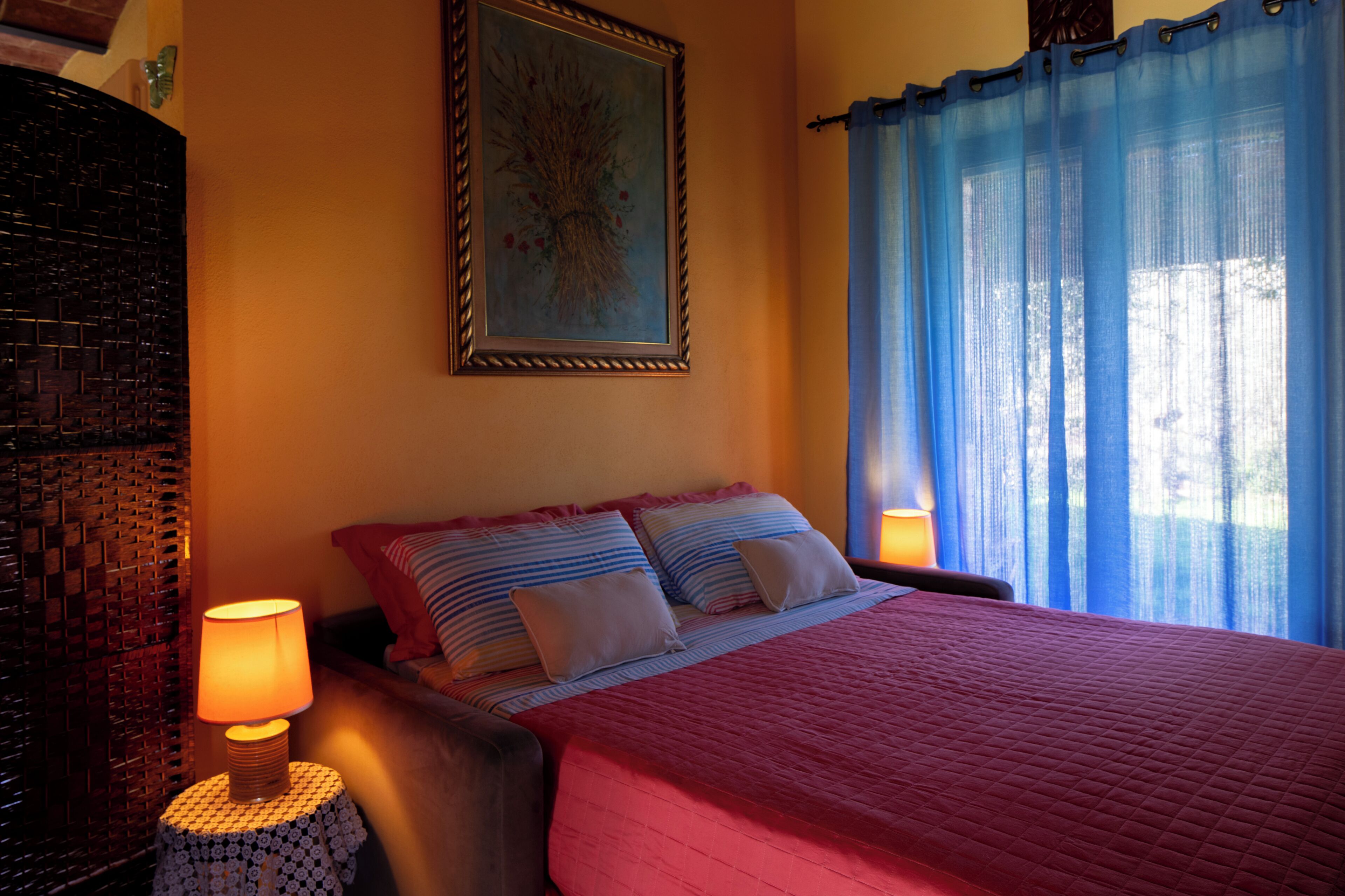 1 slaapkamer, een bureau, geluiddichte muren