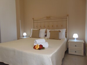 2 chambres, fer et planche à repasser, accès Internet