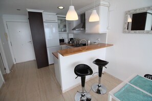 Fridge, microwave, oven, coffee/tea maker - LOFT PLAYA MUCHAVISTA (El Campello)