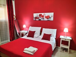 1 bedroom, iron/ironing board, travel cot, free WiFi