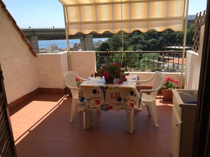 Outdoor dining - Holiday Apartment Da Rosa Studio (Letojanni)