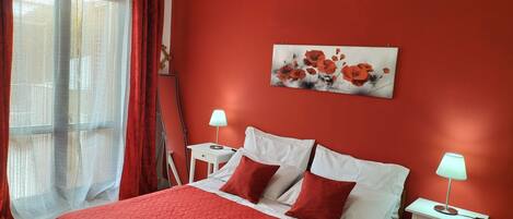 1 chambre, fer et planche à repasser, lit parapluie, Wi-Fi gratuit