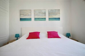 1 chambre, fer et planche à repasser, accès au Wi-Fi (inclus)