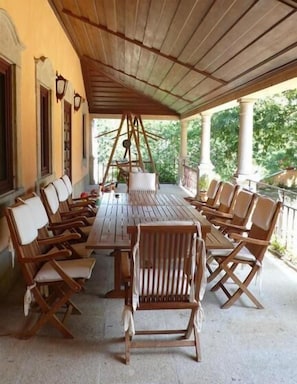 Outdoor dining