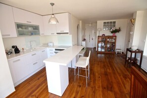 Fridge, oven, coffee/tea maker, electric kettle - Apartment near La Almadraba Beach, Alicante (Alicante ciudad)