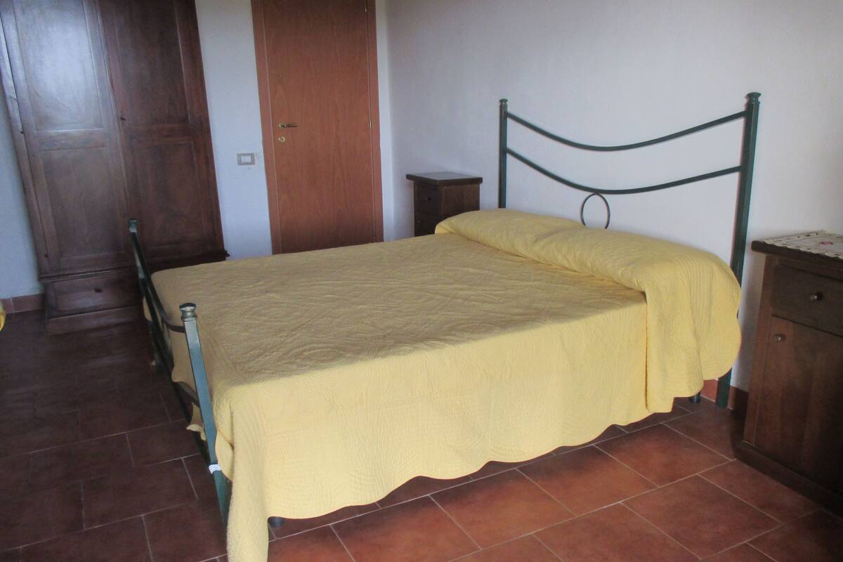 Desk, cots/infant beds, rollaway beds, free WiFi