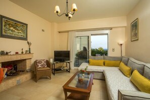 TV - Amazing Family Villa in South Rhodes (Gennadi)