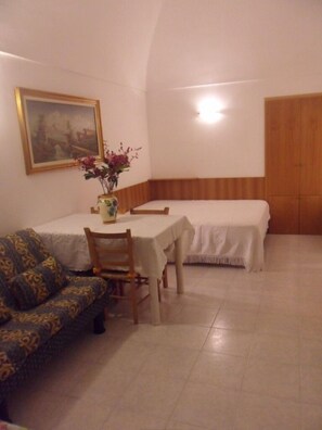 1 chambre, draps fournis, accès pour personnes à mobilité réduite