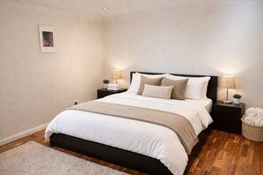 2 chambres, fer et planche à repasser, Wi-Fi gratuit, draps fournis