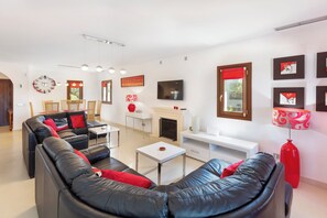 スマートテレビ、Netflix、卓球台、ストリーミングサービス