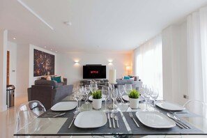 Dining - Luxurious Central Edinburgh Apartment - Sleeps 6 (Edinburgh)