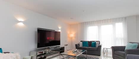 Fernseher, Stereoanlage, Drucker