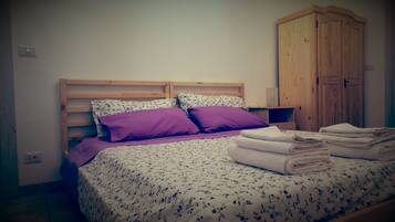 2 Schlafzimmer, Zimmersafe, Bügeleisen/Bügelbrett, WLAN