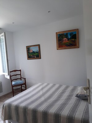 1 chambre, fer et planche Ă repasser, accĂšs Internet, draps fournis