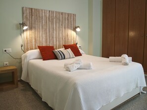 2 habitaciones, tabla de planchar con plancha y wifi gratis 