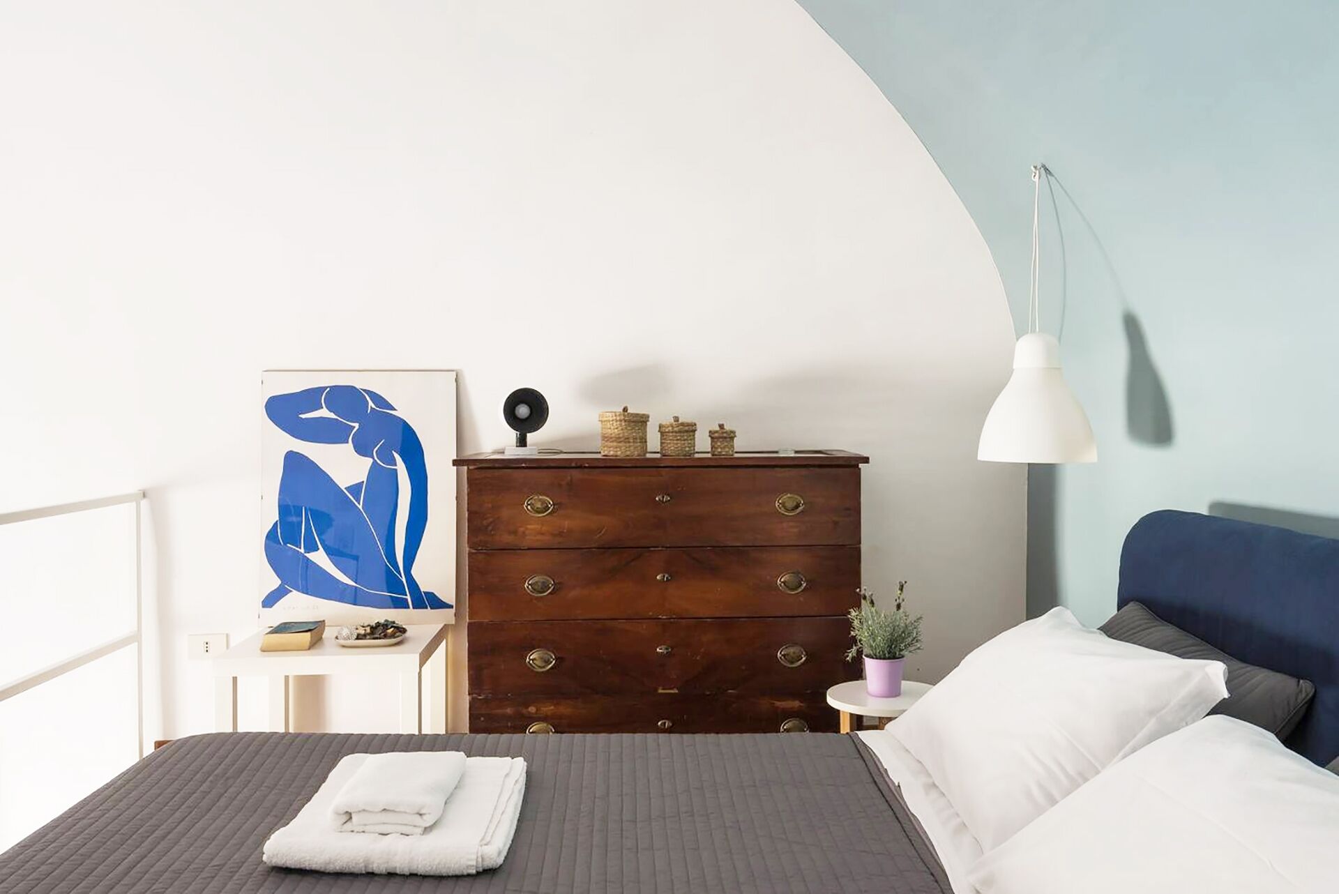 2 habitaciones, tabla de planchar con plancha, cuna de viaje y wifi 