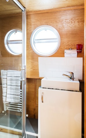 Interior - Luxury 4* Floating Houseboat in the heart of Edinburgh City Centre (Edinburgh)