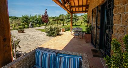 House with private pool, airco & Wi-fi 500m from the Bolsena Lake. Great views!!